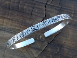 BRA81. Bracelet Tibétain Argent Massif Signes Auspicieux