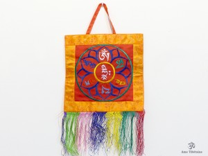 BB81 Bannière Tibétaine Mantra Om Mani Padme Hum