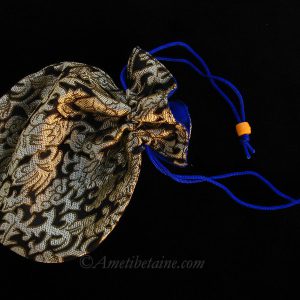PochTib83 Petite Pochette Tibétaine pour Mala – Image 1