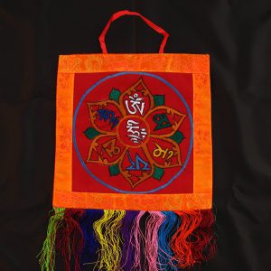 BB73 Bannière Tibétaine Mantra Om Mani Padme Hum – Image 1