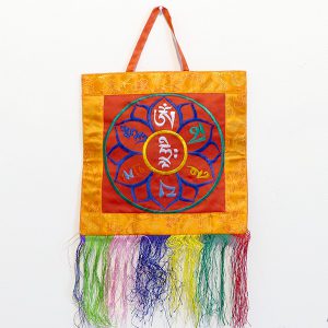 BB81 Bannière Tibétaine Mantra Om Mani Padme Hum – Image 1