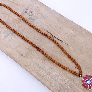 Mala162 Mala de Prières Bois de Santal Om – Image 3