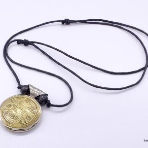 CD181 Collier Tibétain Yeux de Bouddha Stupa – Image 1